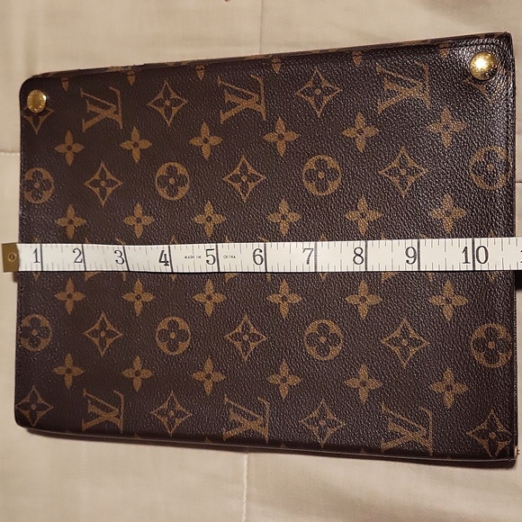Louis Vuitton iPad holder - Picture 12 of 15